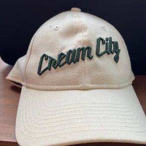 Milwaukee bucks mens hat